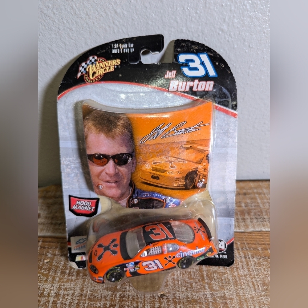 NASCAR winner's circle Jeff Burton #31 1:64 die cast car and hood magnet